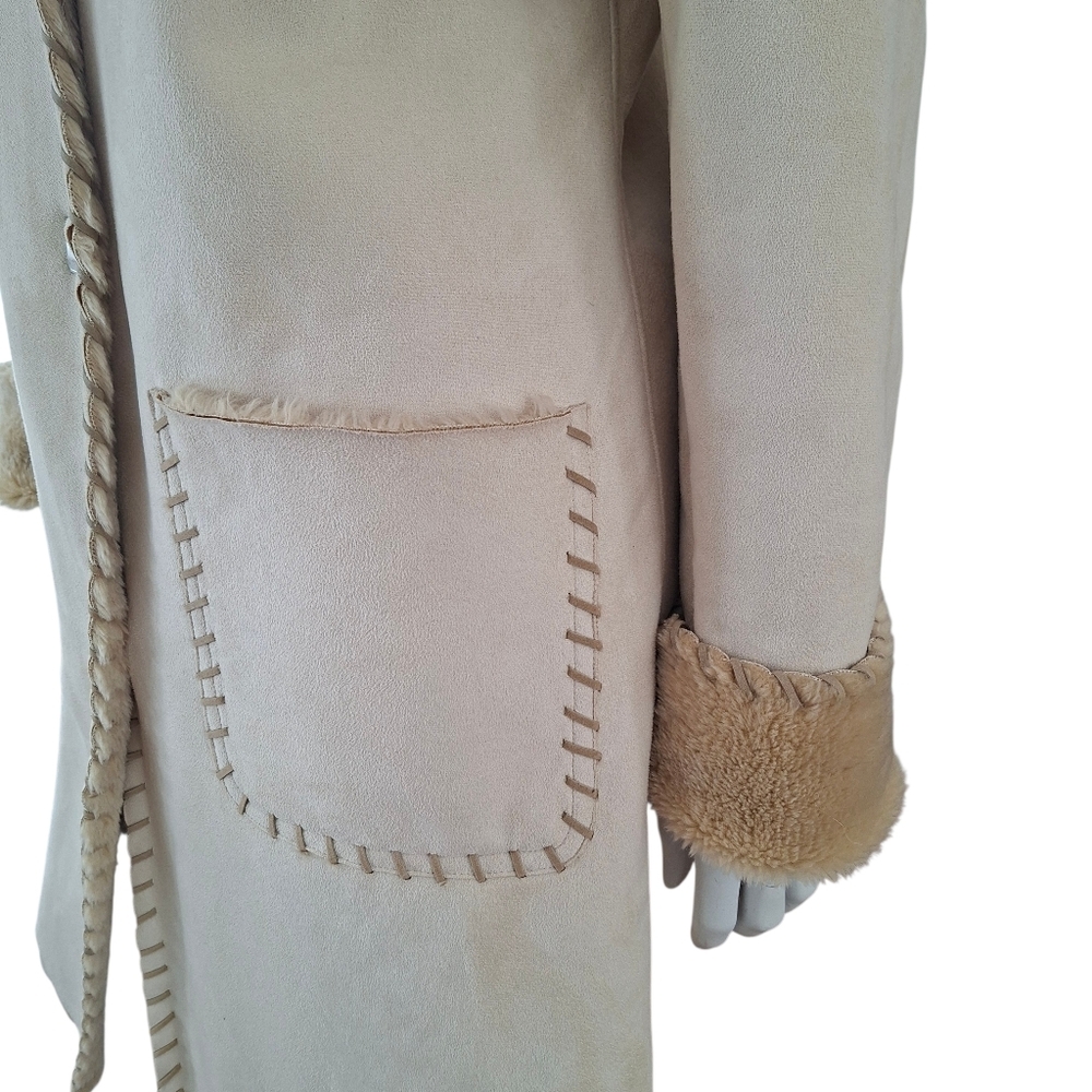 Elegant Vegan Cream Women's Coat Faux Fur & Faux Suede - Picture 4 of 13